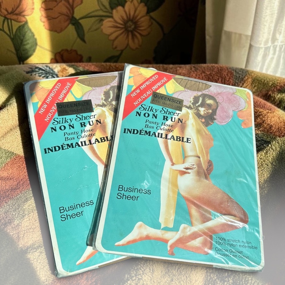 Vintage 2 Pack Silky Sheer Non Run Pantyhose Tan Queen Sz Canada 70s Deadstock